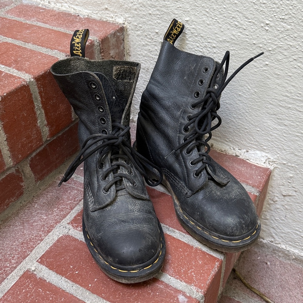 Dr. Martens 1490 VIRGINIA LEATHER MID CALF BOOTS